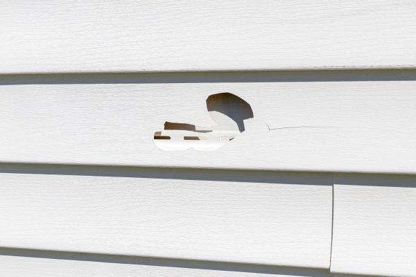 Cost of White Vinyl Siding Repair in Poulsbo